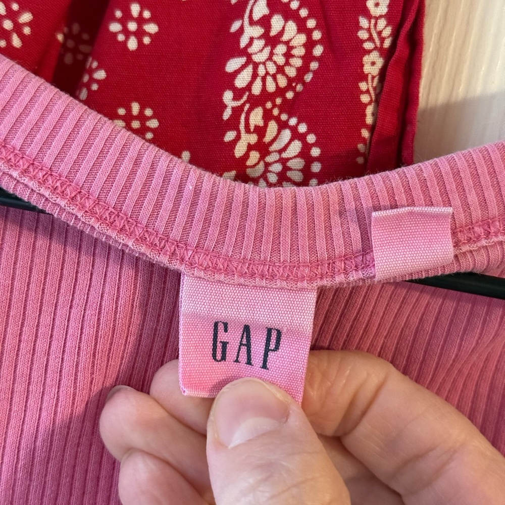 🩷GAP Ribbed Tank Top - Picture 2 of 3